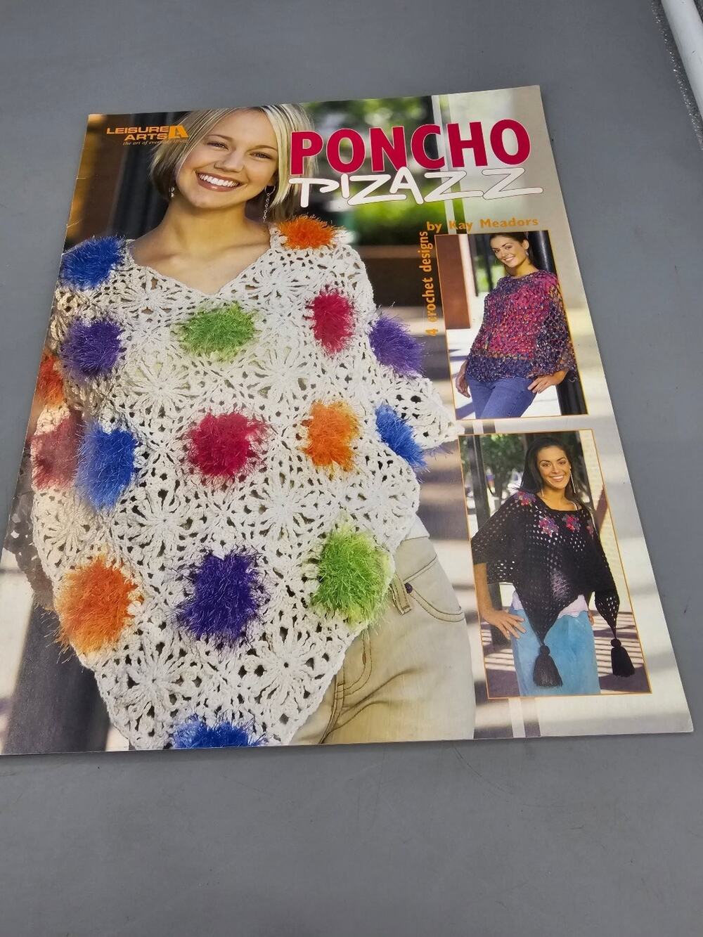 Leisure Arts PONCHO PIZAZZ 3890 Vintage Crochet Pattern Booklet 2004